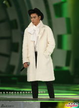 高清：EXO摘MAMA大奖 泫雅贤胜热吻Rain复出