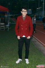 组图：何超仪称与何超云不熟 拒谈对方情变传闻