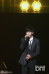 组图：李升基等助阵恩师李善姬发片激情献唱