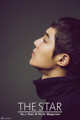 高清组图：金贤重写真秀腹肌 雕刻侧脸性感帅气