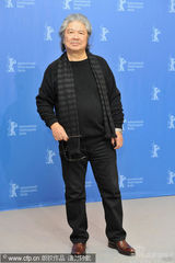 幻灯：《毛毛虫》导演若松孝二携志摩大西亮相