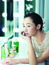 高清图：白百何时尚大片分饰两角 演绎双生姐妹花