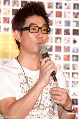 组图：滚石30周年演唱会启动 四大班长勇接苦差事