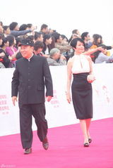 组图：第28届金鸡奖红毯 群星云集女星美艳男星帅气