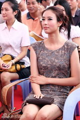 组图：兽兽亮相广西车展 严防死守防走光