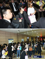 组图：韩团f(x)为K-POP公演现身上海机场