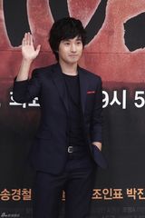 高清组图：李敏镐金喜善等出席《信义》发布会