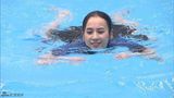 组图：黄圣依参加跳水节目 杨子全程陪同成助教