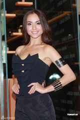 高清组图：许志安和名模出席商店开幕礼