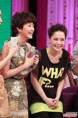 组图：阿娇上节目有说有笑疑甩失恋阴霾