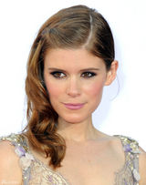 组图：艾美奖红毯 凯特-玛拉刺绣长裙宛如花仙