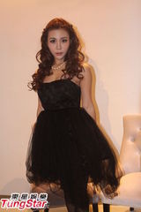 组图：马诺火辣装劲歌热舞 新人林弯弯小清新