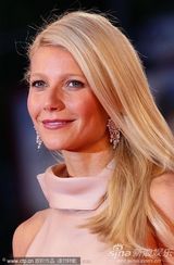 组图：《传染病》首映 格温妮丝-帕特洛粉裙动人