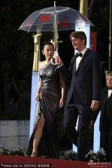 组图：上海电影节闭幕红毯评审团压轴亮相