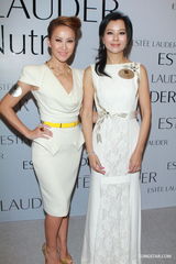 组图：李玟代言护肤品 李美凤结婚多年感情甜蜜