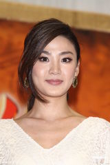 组图：林心如宣传新剧 回应配唱片头曲遭批难听