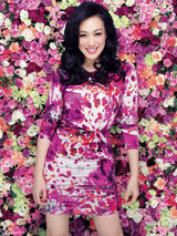 组图：钟丽缇花漾色彩写真 阳光笑容光彩照人