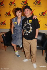 组图：容祖儿忙宣传电影 不介意与刘浩龙同台