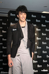 高清图：名模高以翔出席活动 高大帅气笑容阳光