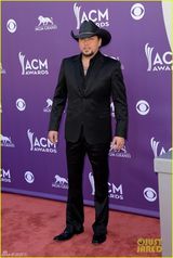 组图：米兰达笑傲乡村奖 泰勒携帅大叔献唱