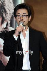 组图：金允锡河正宇等出席新片《黄海》媒体首映