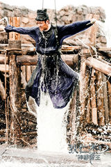 组图：《狄仁杰》水下打戏 冯绍峰驭神驹战龙王