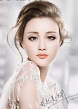 组图：任珈锐妆容大片 彰显性感女王气质