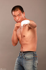 幻灯图:王挺时尚写真出炉 完美诠释魅力型男