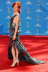 高清图：艾美奖红毯 凯莉-佩斯顿礼服花影斑驳