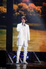 高清组图：韩团神话14周年纪念演唱会盛况空前