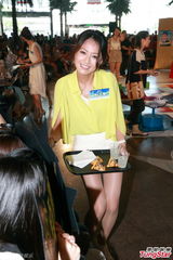 组图：张智霖亮相《冲2》庆功会 吴卓羲显老相