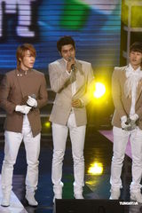 组图：韩国团体大出动 SJ-M唐禹哲high翻台北