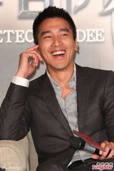 组图：《狄仁杰》台湾上映 赵又廷林更新造势