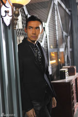 组图：张铎《新神探联盟》化身包黑炭身手敏捷