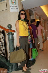 组图：最美婆婆朱玲玲三探俏儿媳 称已拍全家福