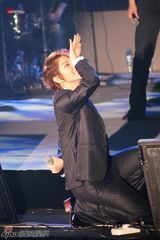 高清组图：李准基杭州火爆开唱 个性十足High翻全场