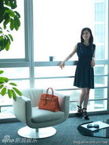 组图：涉薄案央视才女主播姜丰生活照曝光