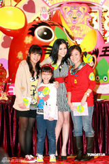 幻灯组图：谢安琪香港签唱会 矢口否认遭到TVB封杀