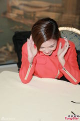 组图：伍咏薇拒谈丈夫旧爱 感谢袁咏仪