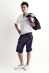 组图：吴樾摩登运动风造型曝光 活力男人有型有款