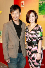 组图：秦海璐耿乐赴港宣传 张达明讲述拍戏趣事