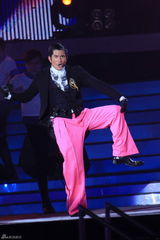 高清图：东方卫视跨年火热上演 郭富城展舞王风范