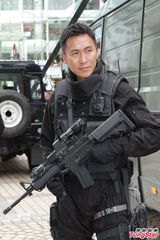 组图：新剧《飞虎II》开工 马德钟拍戏不忘耍帅