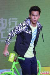 组图：彭于晏运动装亮相帅气抢镜