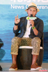 组图：张震岳出新专辑 回归原住民本色