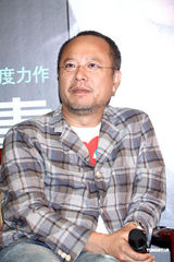 组图：毕晓海送郝蕾“第五张画” 祝“妈妈”骑金马