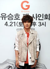 高清组图：俞承豪办粉丝签名会积聚广大粉丝