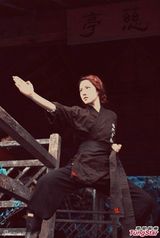 组图：乐明明MV谈恋爱不过瘾 欲做打女过影视瘾