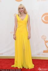 组图：安娜-法瑞丝黄色美裙亮相艾美红毯