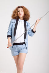 组图：秦海璐变身麻辣老师 教学生如何谈恋爱